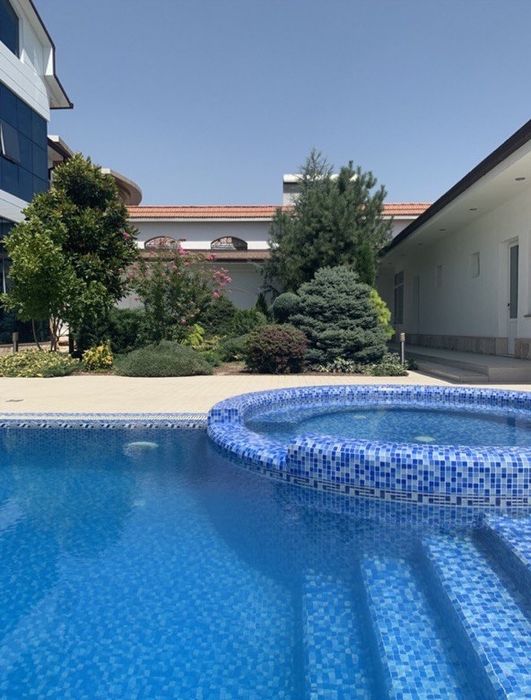 Продаётся Трех уревнневый дом.