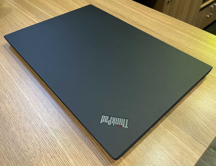 LENOVO ThinkPad T15 GEN2. Core i5-1145G7 - 1.1/4.4 Ghz. 16/512 GB