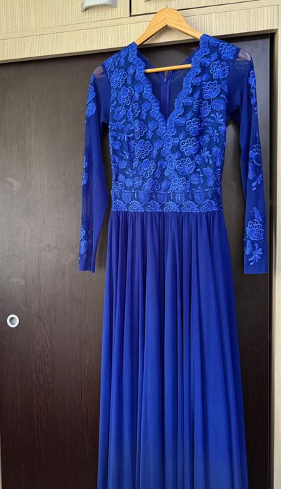 Vand rochii toate realizate pe comanda