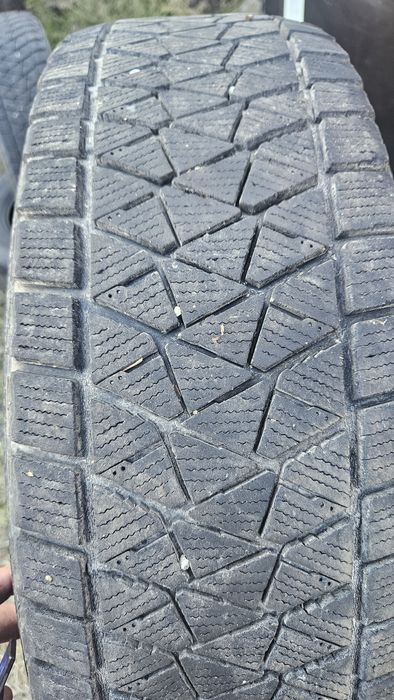 4бр гуми 215 70 16 бриджстоун