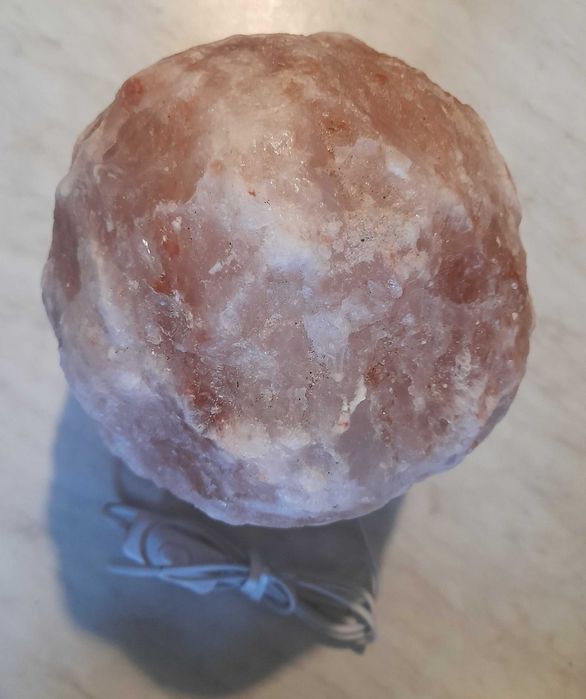 Настолна лампа от хималайска сол