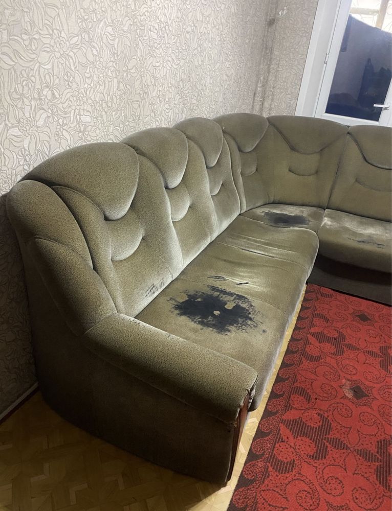 Продам угловой диван и шкаф