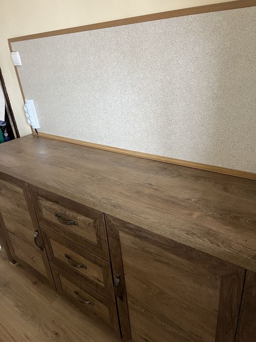 Шкафове и плот комплект в перфектно състояние без забележки