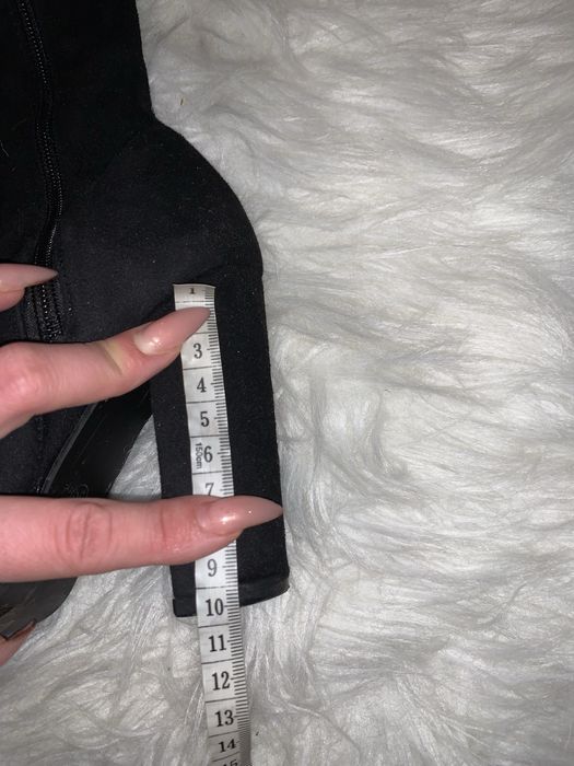 Cizme negre lungi piele intoarsa toc gros argintiu strasuri