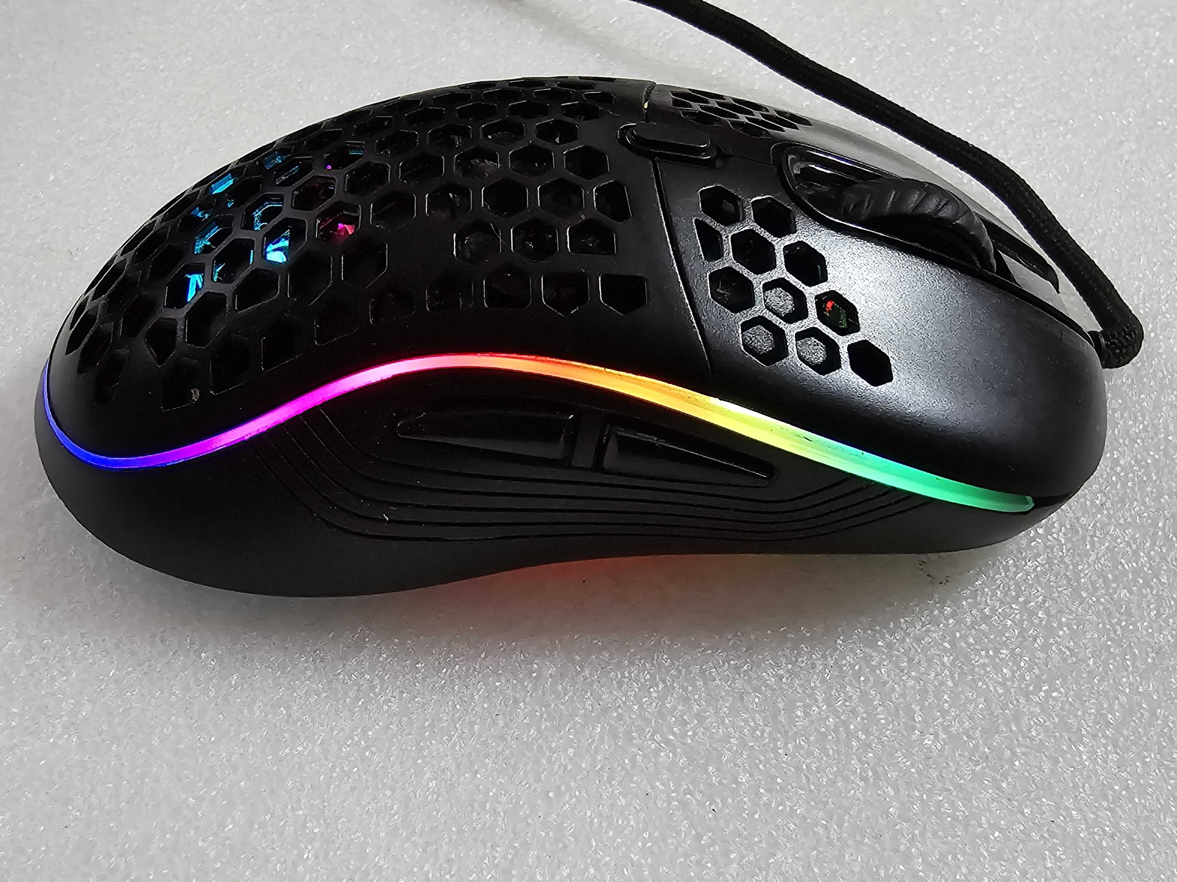 Mouse Marvo M518, 4800dpi, optic, USB cu fir, Negru - poze reale