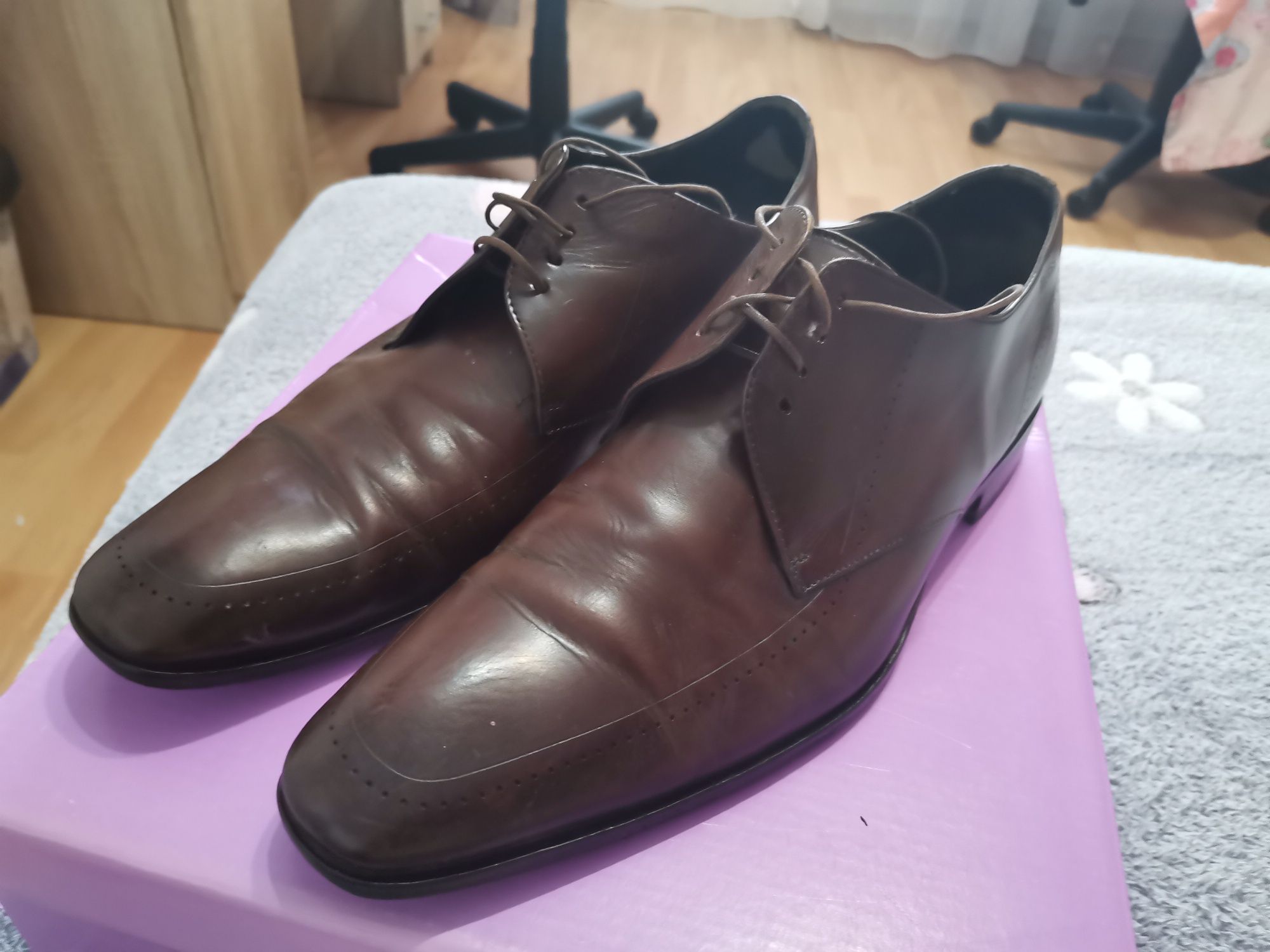 2 perechi de Pantofi originali Hugo Boss