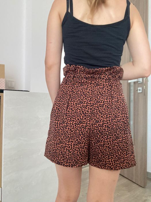 Pantaloni scurti animal print