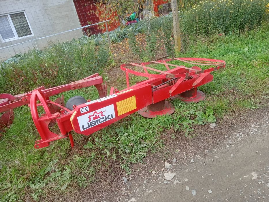 Vând tractor Iseki cu plug ,freza și cositoare