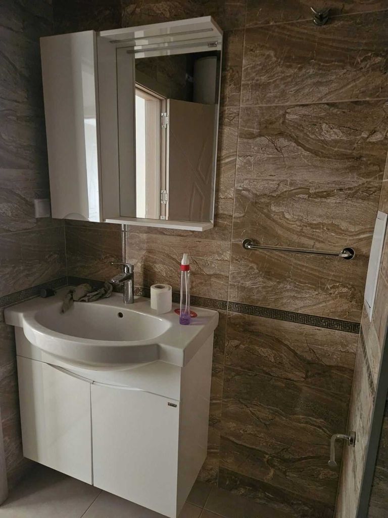 Дава се под наем Двустаен апартамент в Пловдив, Остромила - 65 кв.м за 425 € - Снимка #13