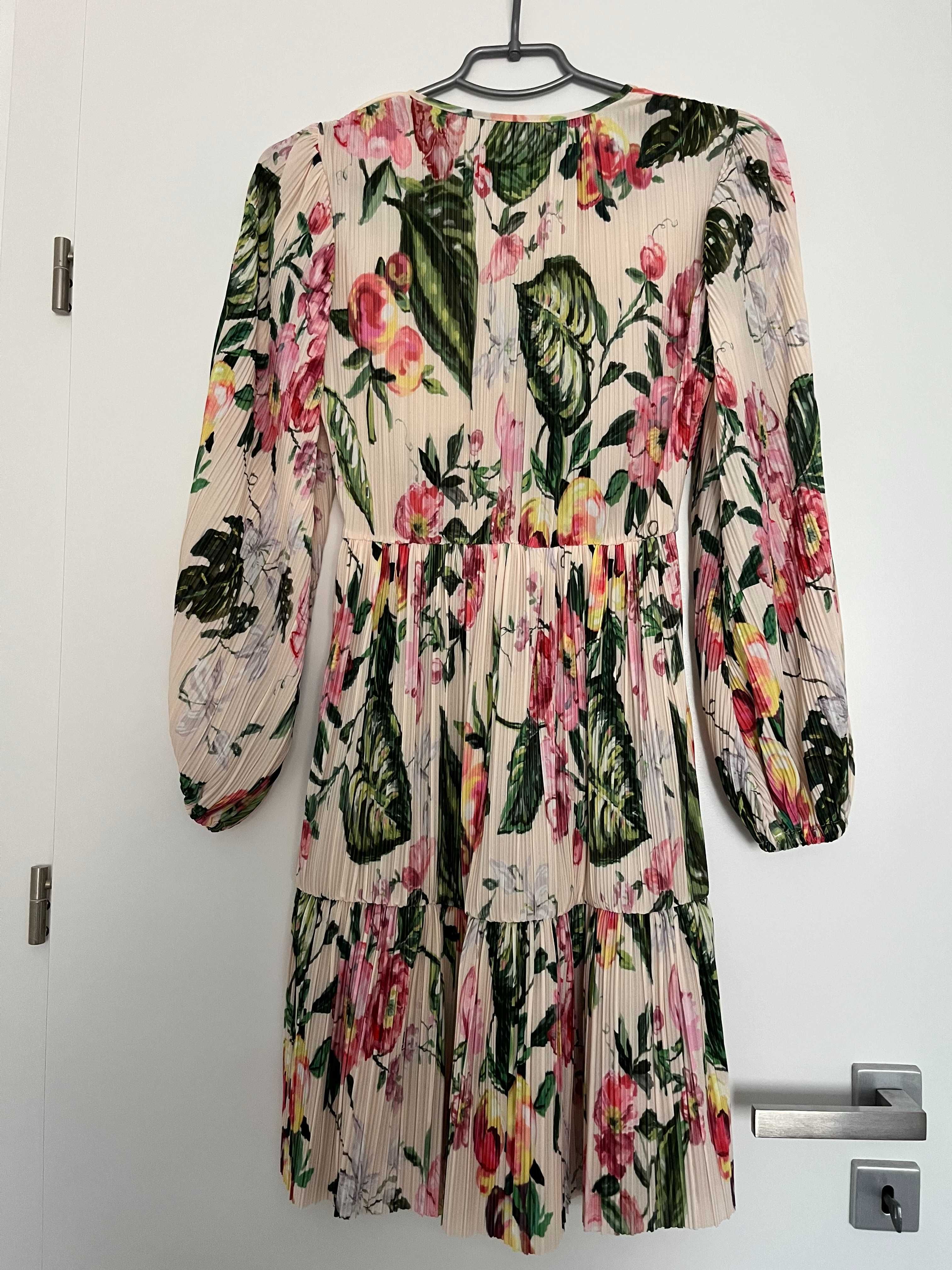 Rochie scurtă H&M, nouă fara eticheta