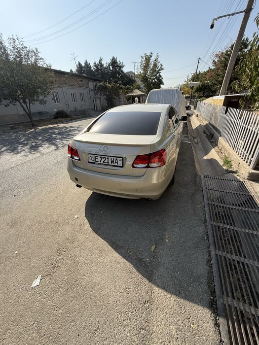 Lexus GS300 sotiladi
