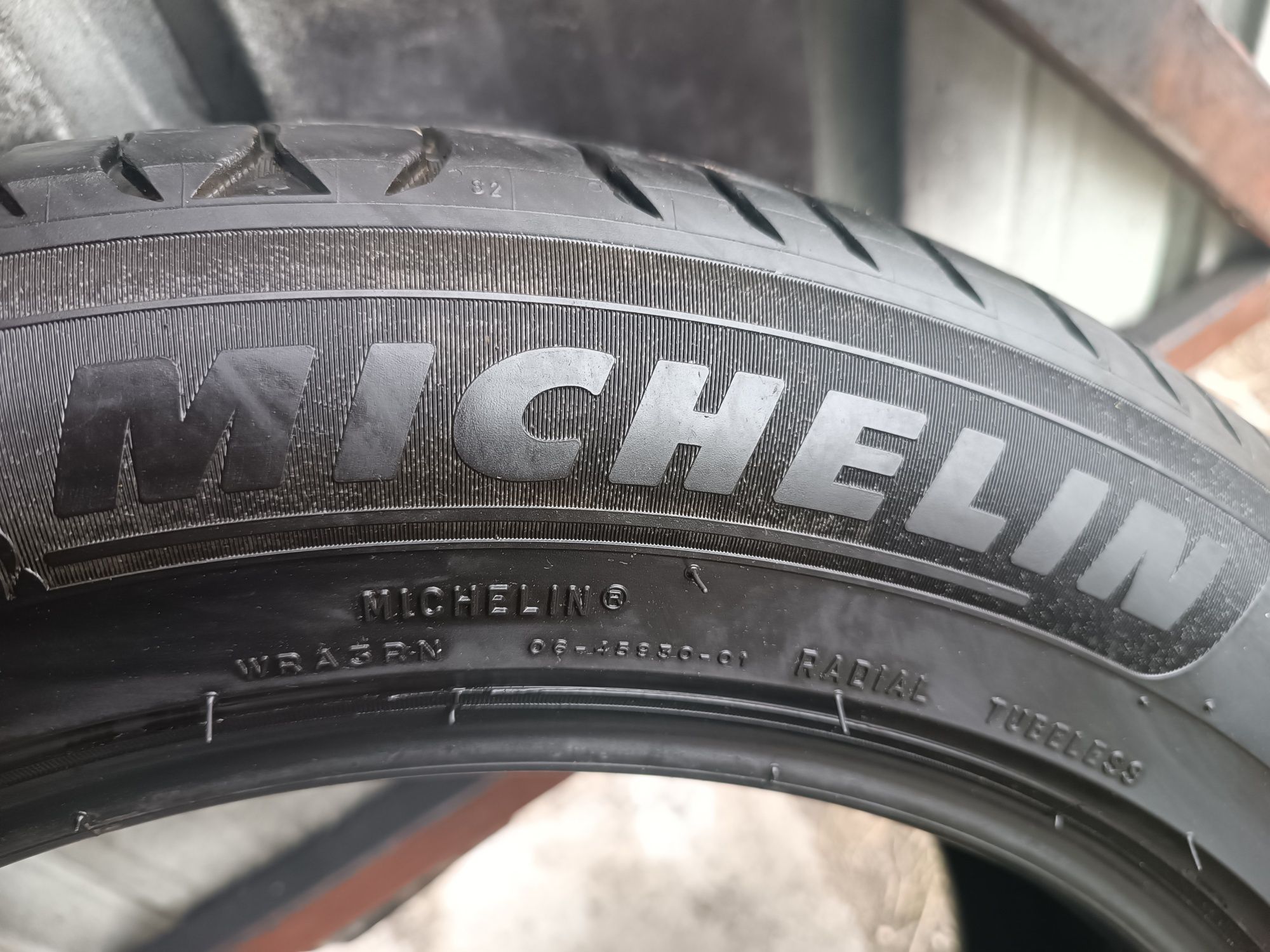 215/55/17 Michelin Дот 2821