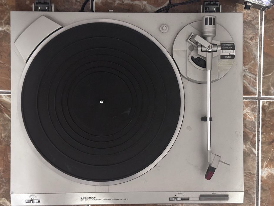 Pick up Tehnics SL-B210 Automatic si 15 viniluri de exceptie