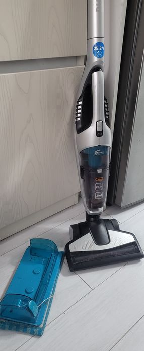 Philips PowerPro Aqua | Безкабелна прахосмукачка 3 в 1
FC6404/01