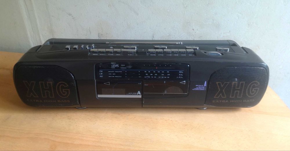 Radio casetofon piese