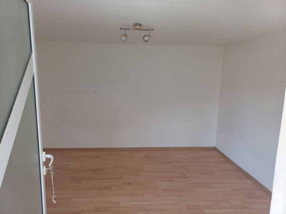 Închiriez casa în Buzău cart.Posta, 4 camere, 2bai .,bucătărie etc