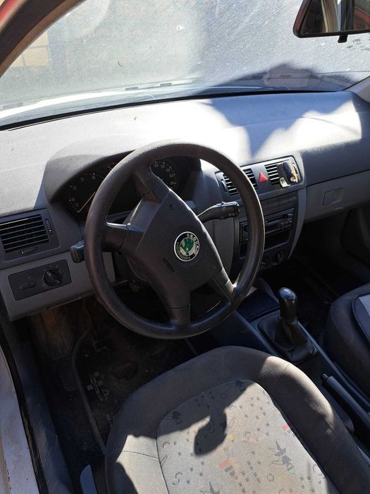 Dezmembrez Skoda Fabia I