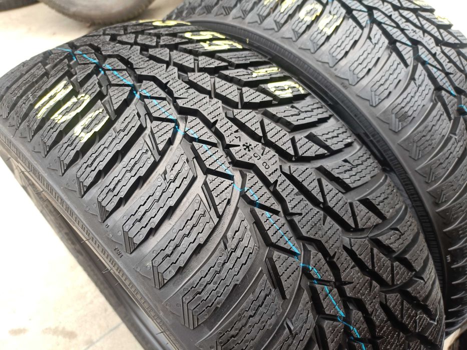 Set 4 anvelope noi de iarna 215 55 16 Nokian WR D4