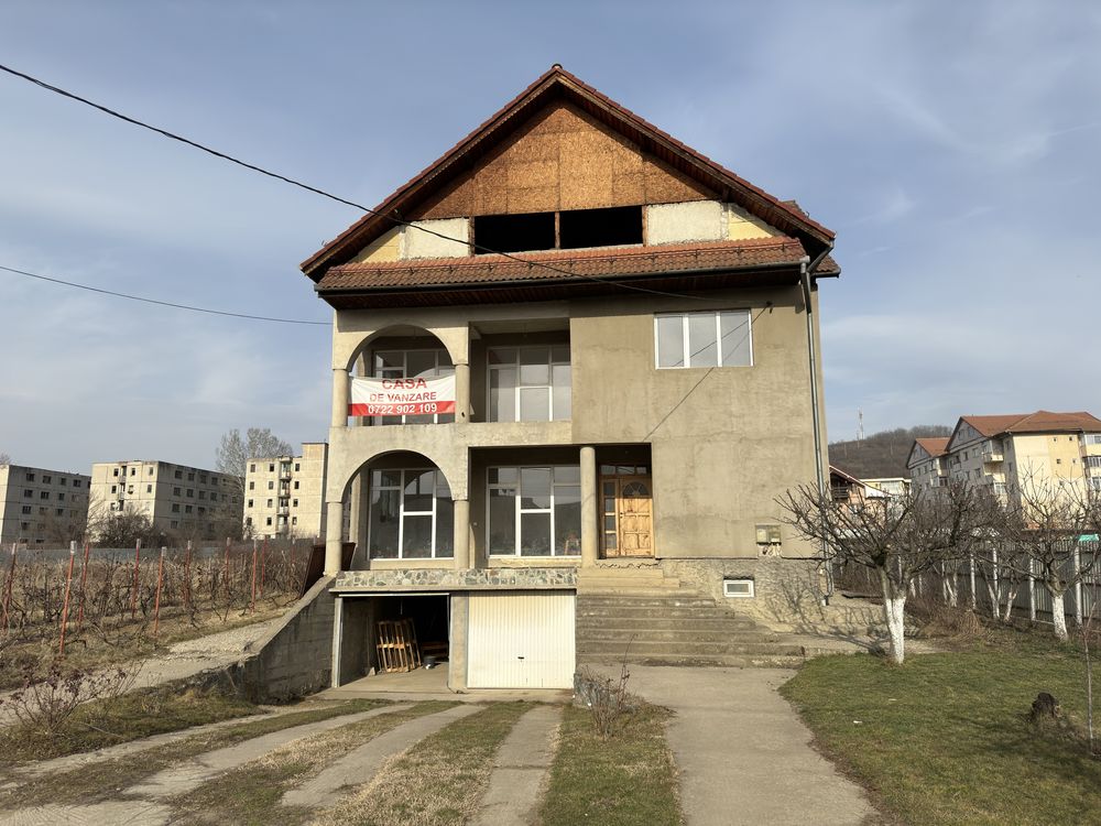 Casa de vanzare [vis-a-vis Colegiul National 'George Cosbuc']