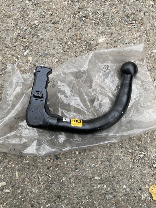 Нова кука за теглич L1TJ-19D528-AB за Ford Puma