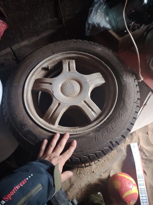 Шина колеса  R14 дя автомобилей Зимний