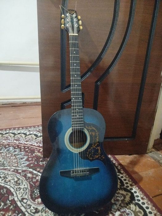 Akustik Gitara Dreadnought Blue Sunburst (6 simli)"