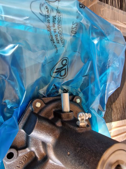 Pompa apa tractor Fiat .411 .411R 415, pe original import italia preț