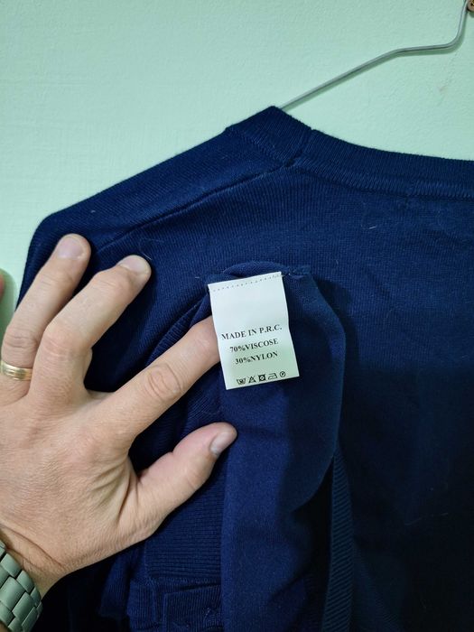 Vând cardigan bleumarin, bărbătesc