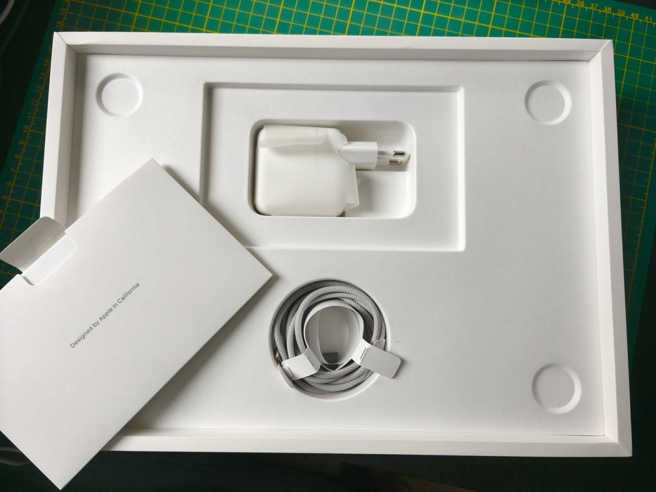 MacBook Air 13  M2, 8 GB, 256 SSD