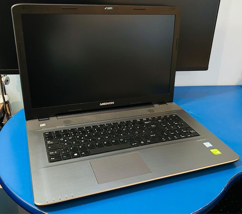 Laptop Medion 17.3” intel i7 gen 8, 16GB, SSD m2 256GB Nvidia 940mx