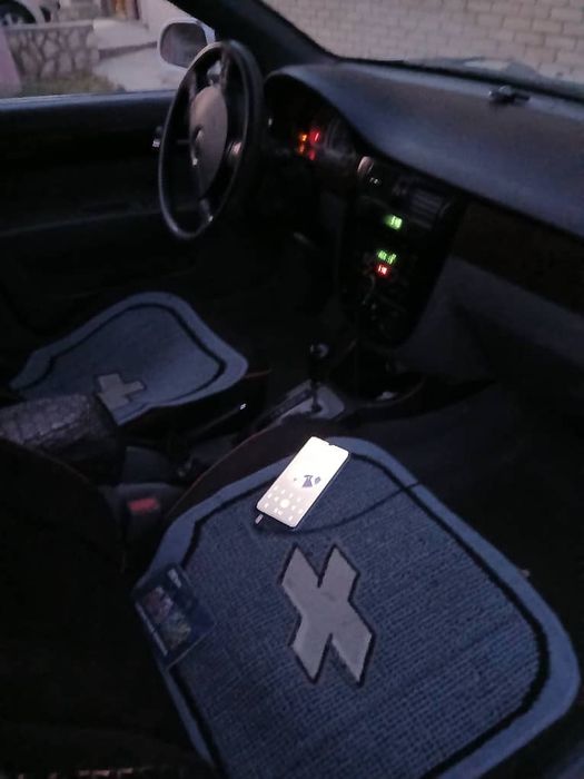 Lacetti  автомобили  сотилади