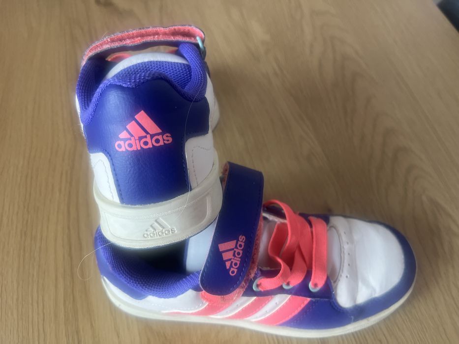 Маратонки за момиче Adidas