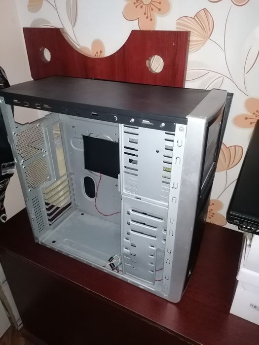 Кутия за офис компютър