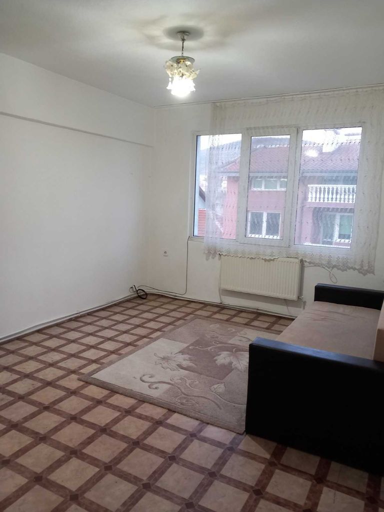 Дава се под наем Двустаен апартамент в Момчилград - 50 кв.м за 127.5 € - Снимка #3
