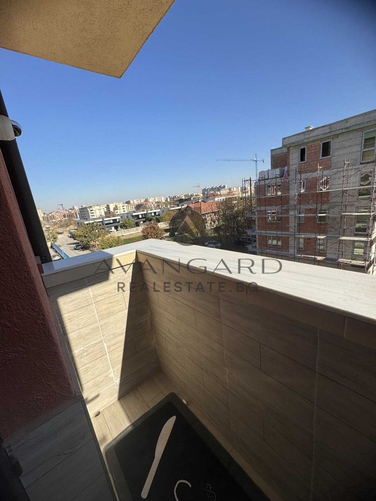 Продава се Четиристаен апартамент в Пловдив, Остромила - 179 кв.м за 1677 €/кв.м - Снимка #19