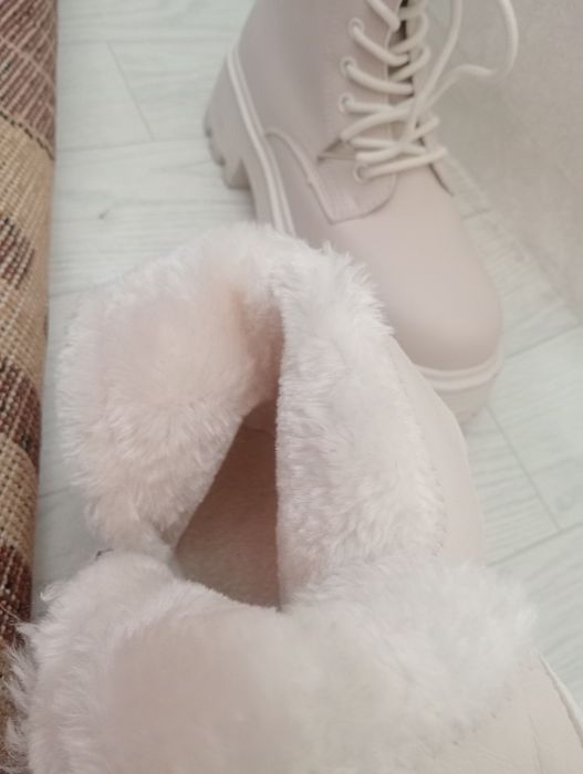 Продам ботинки  зимние