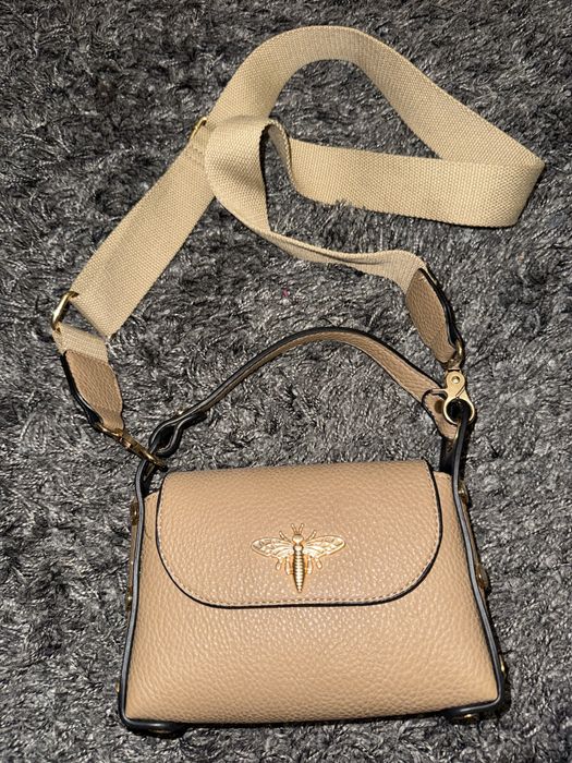 Кафяв аксесоар за ежедневие