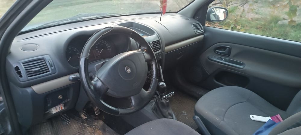 лек автомобил Reanut Clio 1,5 dci