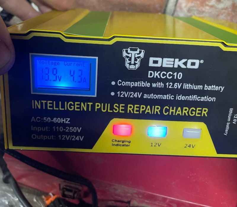 Зарядное АВТО (8-10А) 12-24v