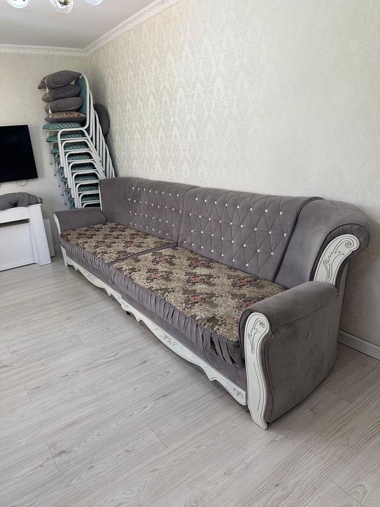 Диван в хорошем состояние