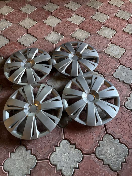 Vând set capace pe 16!