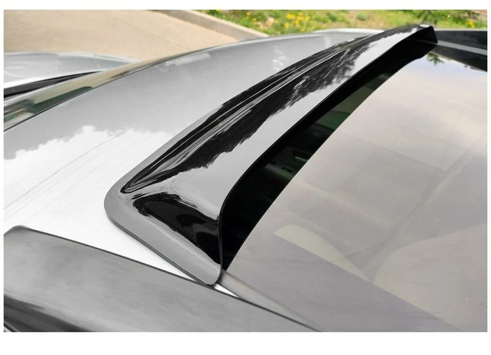 Дефлектор люка на автомобиль