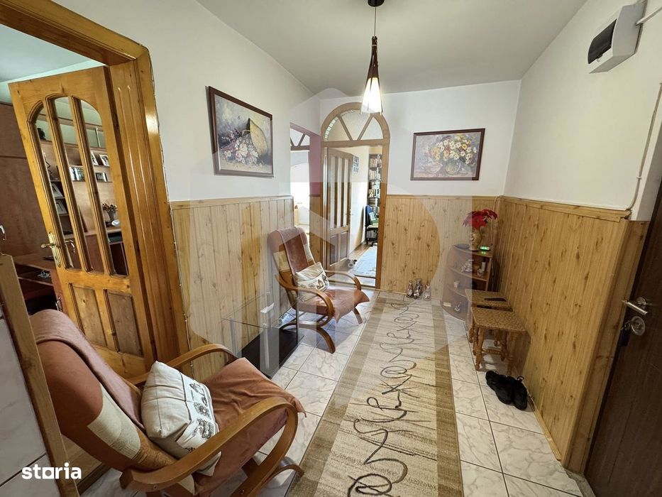 Apartament cu 3 camere / balcon / pivnita / zona Valea Aurie