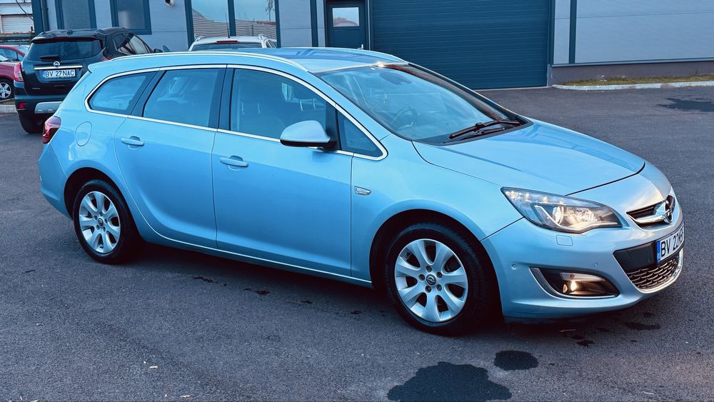 Opel Astra Sports Tourer 2.0 CDTI 2015 full options stare excelenta
