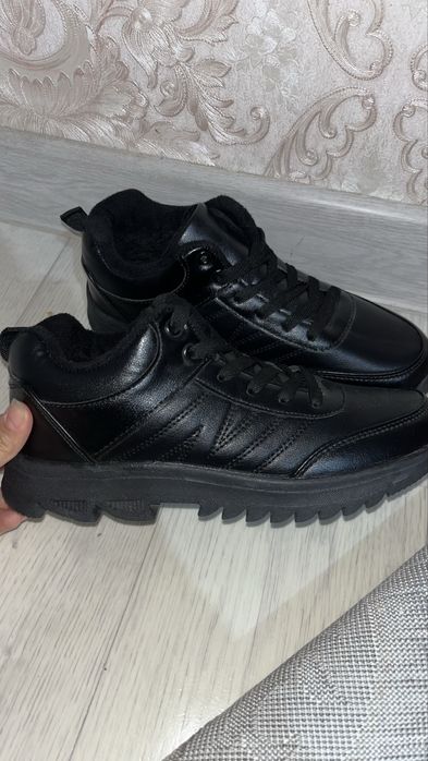 Обувь красовки зимние 39