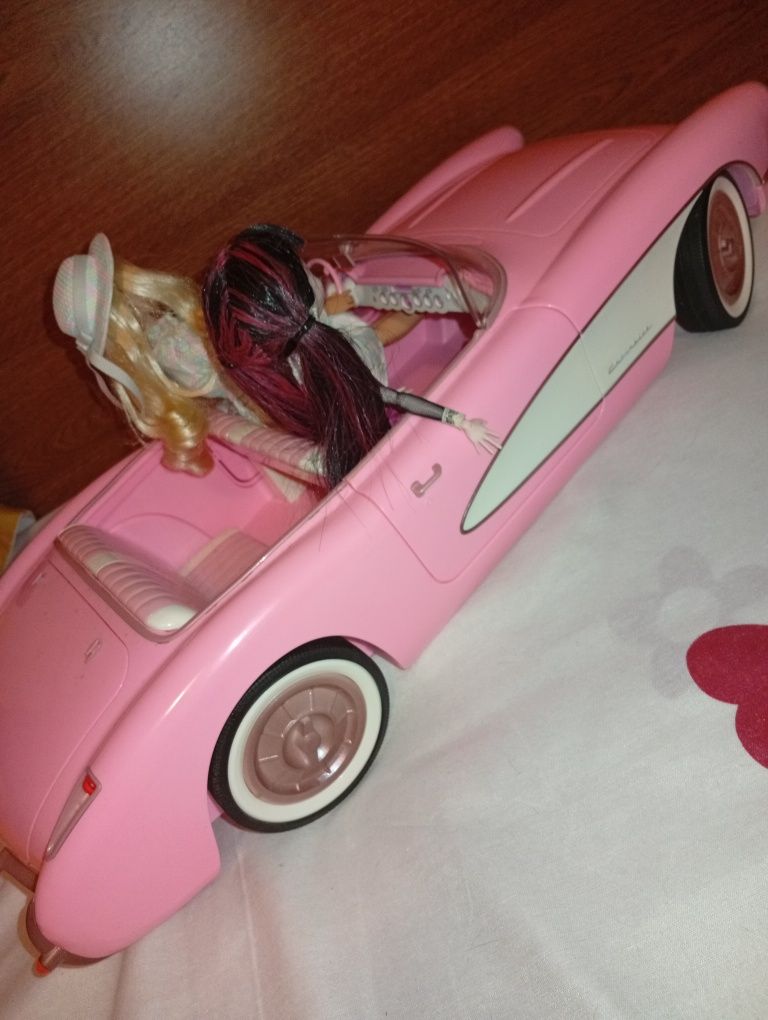 Păpușa Barbie The Movie blue plaid + Corvette mașină set