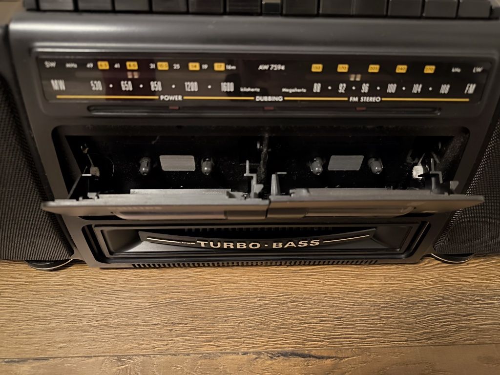 Касетофон Philips turbo bas generator