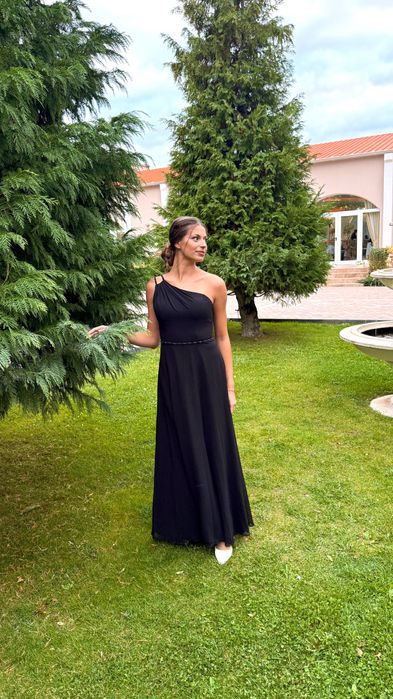 Официална черна рокля