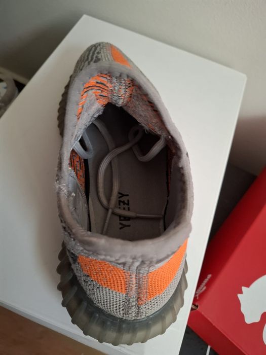 Vând adidași yeezy 350