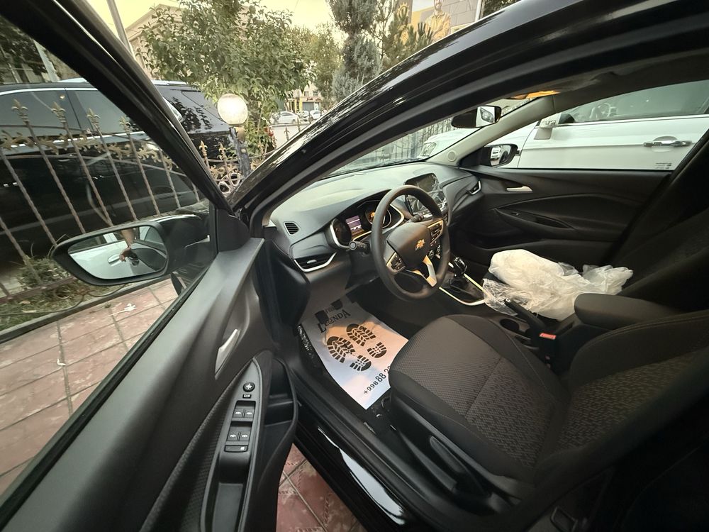 Onix qora 2025, 3LT